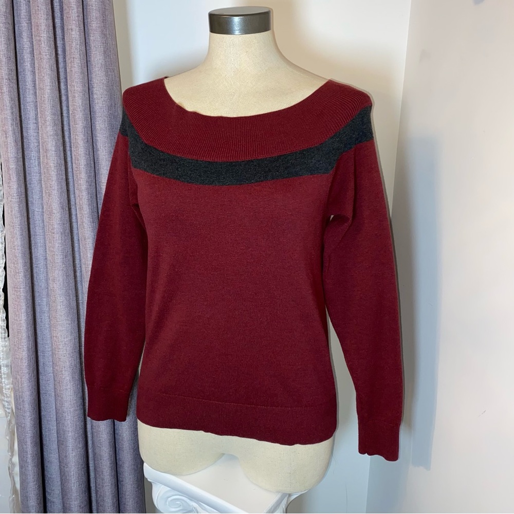 ❌SOLD❌ Lolë Elegant Red and Grey Women's Sweater